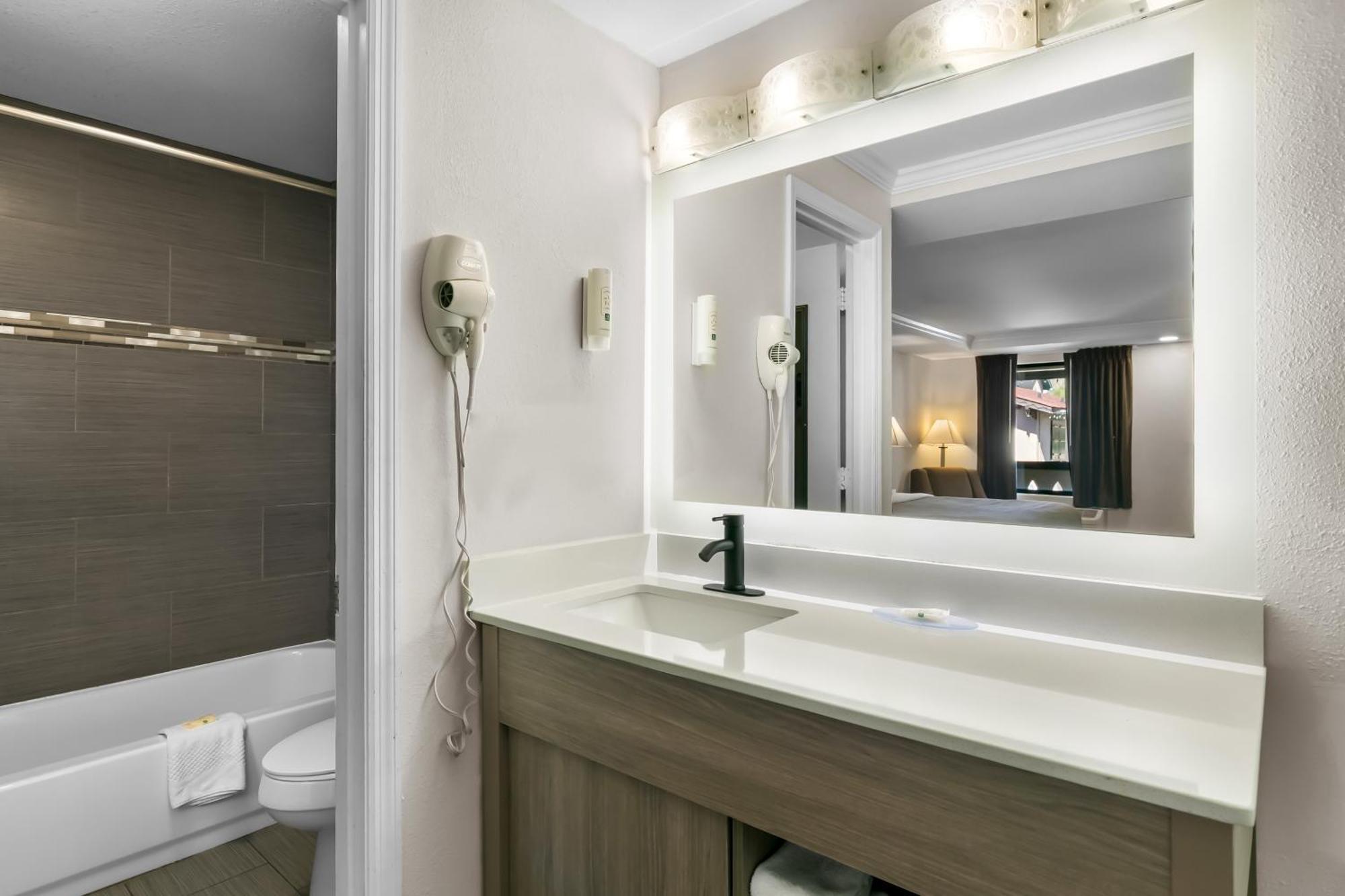 Quality Inn Downtown הלן מראה חיצוני תמונה